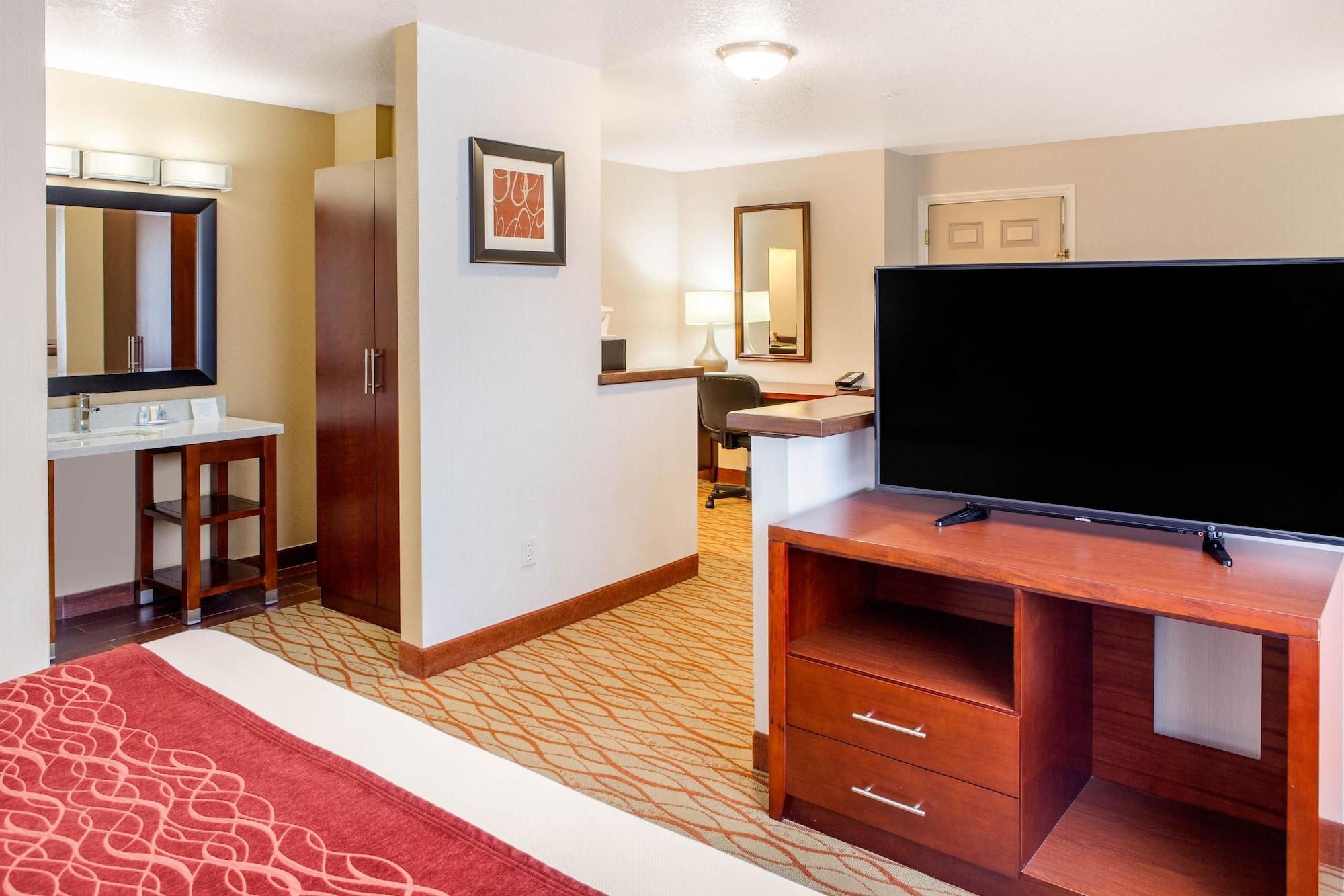 Comfort Inn Mount Shasta Area Weed Exterior photo