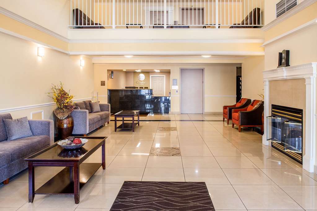 Comfort Inn Mount Shasta Area Weed Interior photo